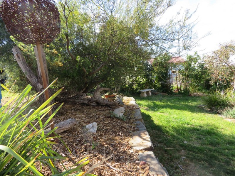 51 Punch Street, Gundagai NSW 2722