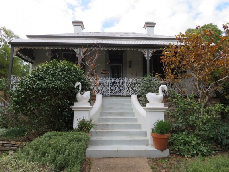 51 Punch Street, Gundagai NSW 2722