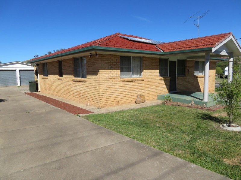 154 Hanley Street, Gundagai NSW 2722