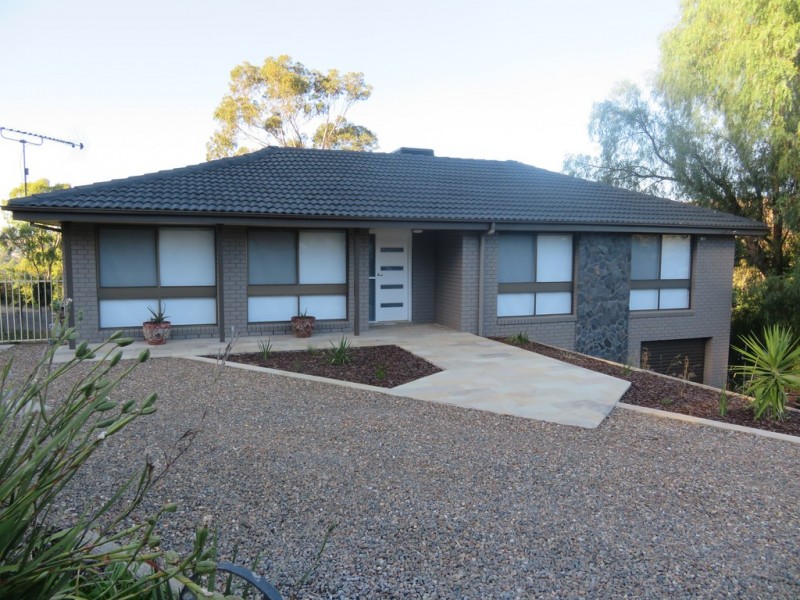 112 Hanley Street, Gundagai NSW 2722