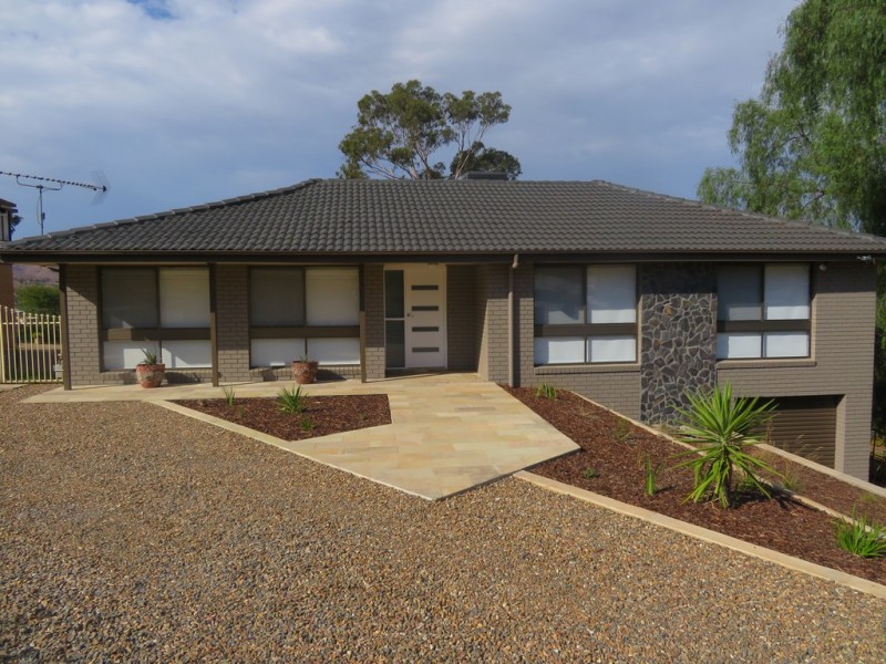 112 Hanley Street, Gundagai NSW 2722