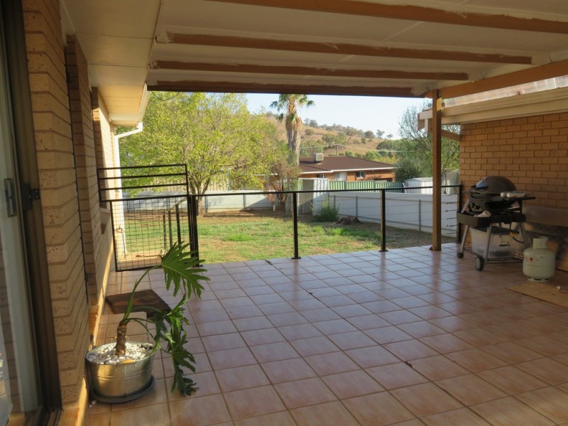 130 West Street, Gundagai NSW 2722