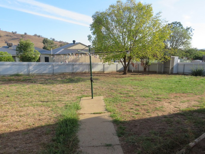 130 West Street, Gundagai NSW 2722