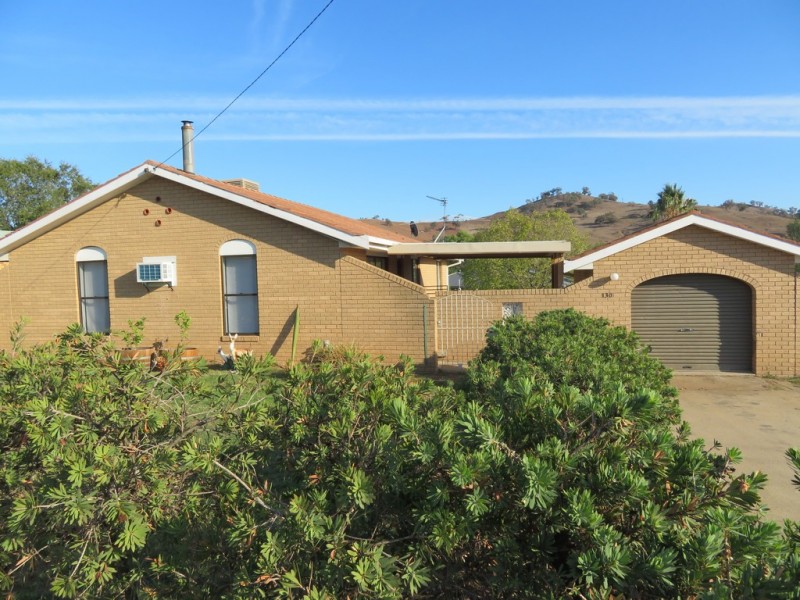 130 West Street, Gundagai NSW 2722