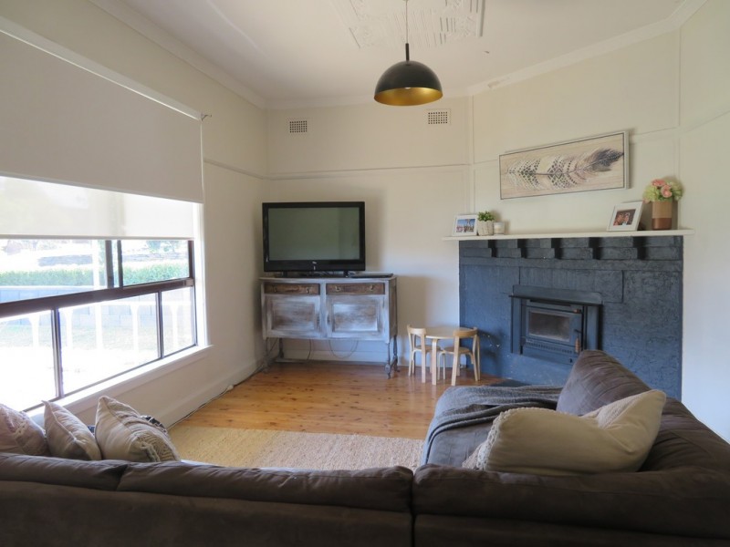 43 Punch Street, Gundagai NSW 2722