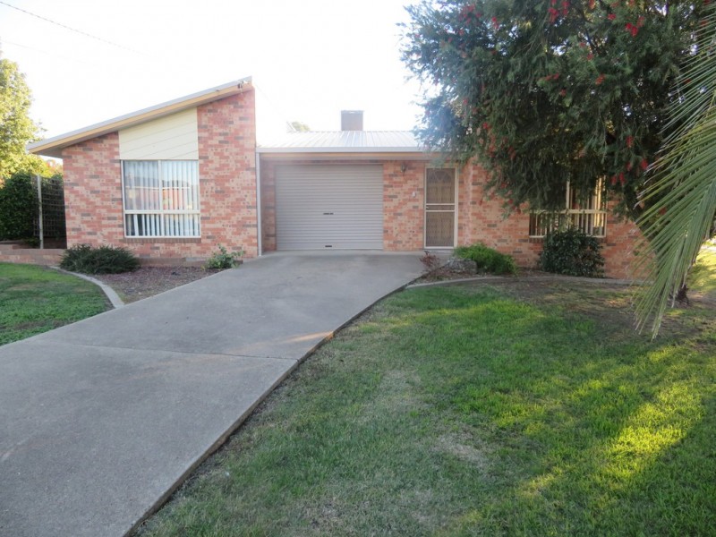 2 Carrigg Place, Gundagai NSW 2722