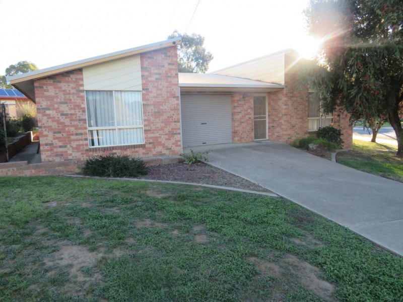 2 Carrigg Place, Gundagai NSW 2722