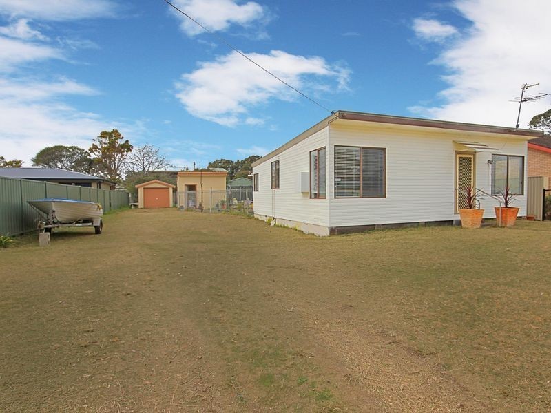 100 Smith Street, Broulee NSW 2537