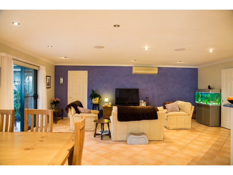 18 Hedley Way, Broulee NSW 2537