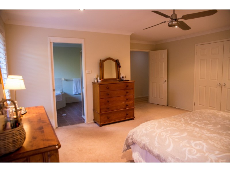 18 Hedley Way, Broulee NSW 2537