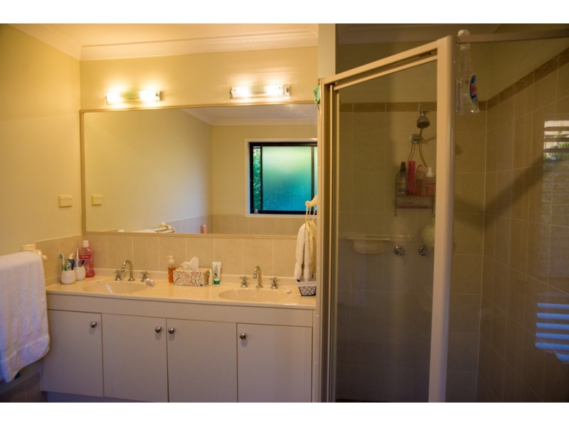 18 Hedley Way, Broulee NSW 2537