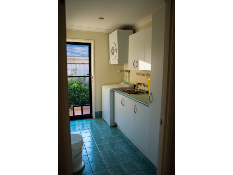 18 Hedley Way, Broulee NSW 2537