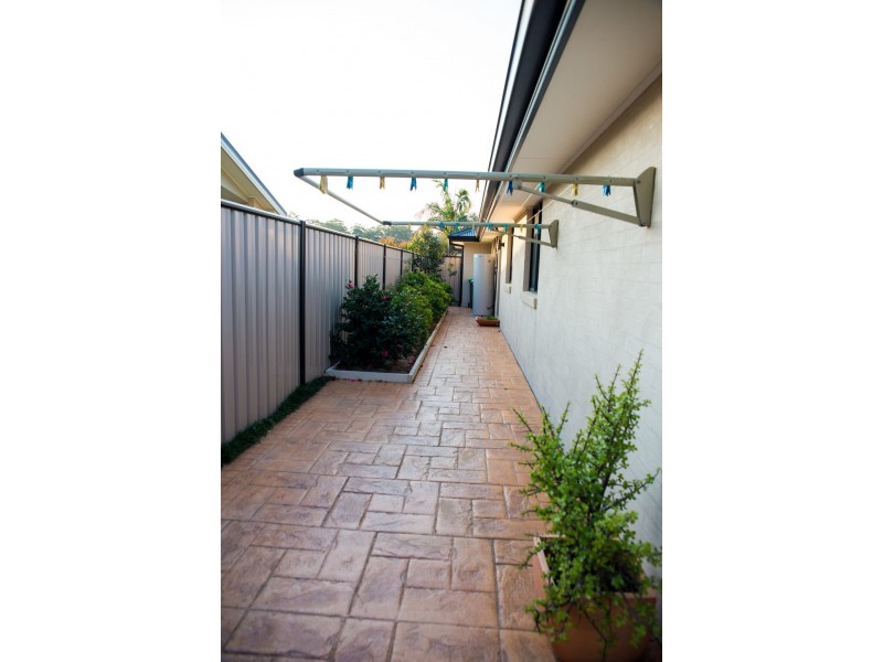 18 Hedley Way, Broulee NSW 2537