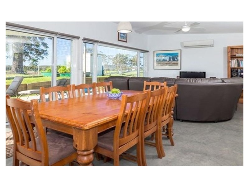 4 Dr King Close, Moruya NSW 2537