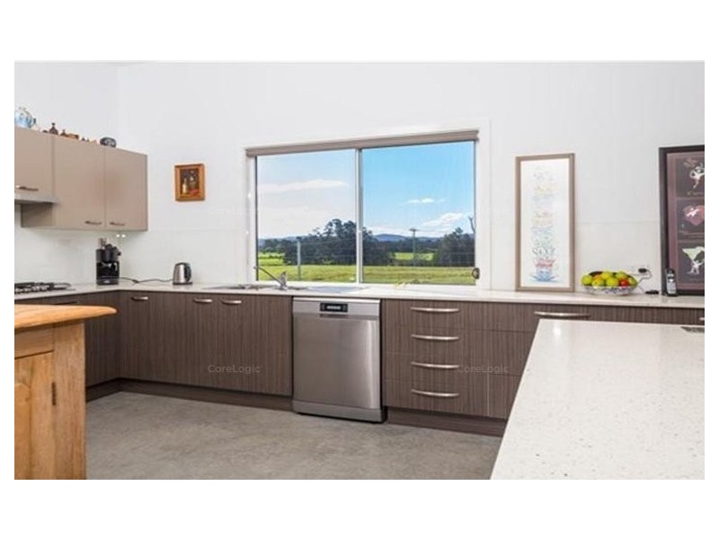 4 Dr King Close, Moruya NSW 2537