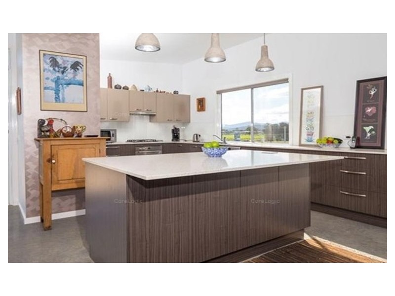 4 Dr King Close, Moruya NSW 2537