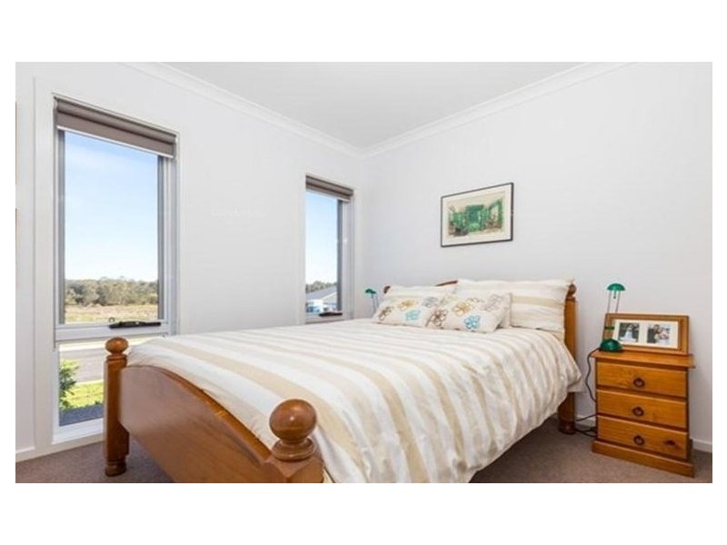 4 Dr King Close, Moruya NSW 2537