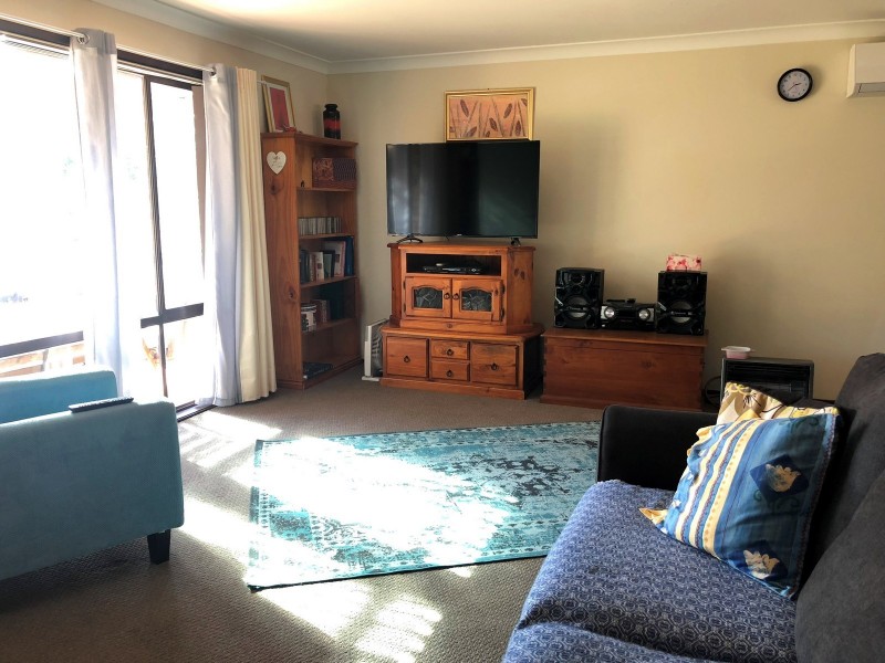 11 Cambridge Crescent, Broulee NSW 2537