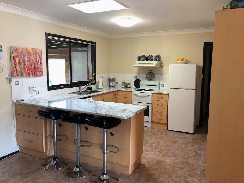11 Cambridge Crescent, Broulee NSW 2537