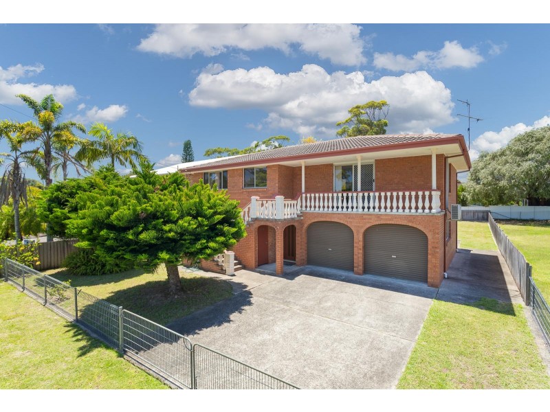 82 Smith Street, Broulee NSW 2537
