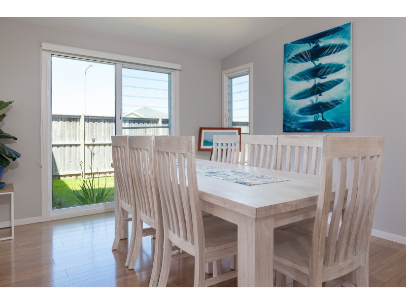 7 John Penn Drive, Tomakin NSW 2537