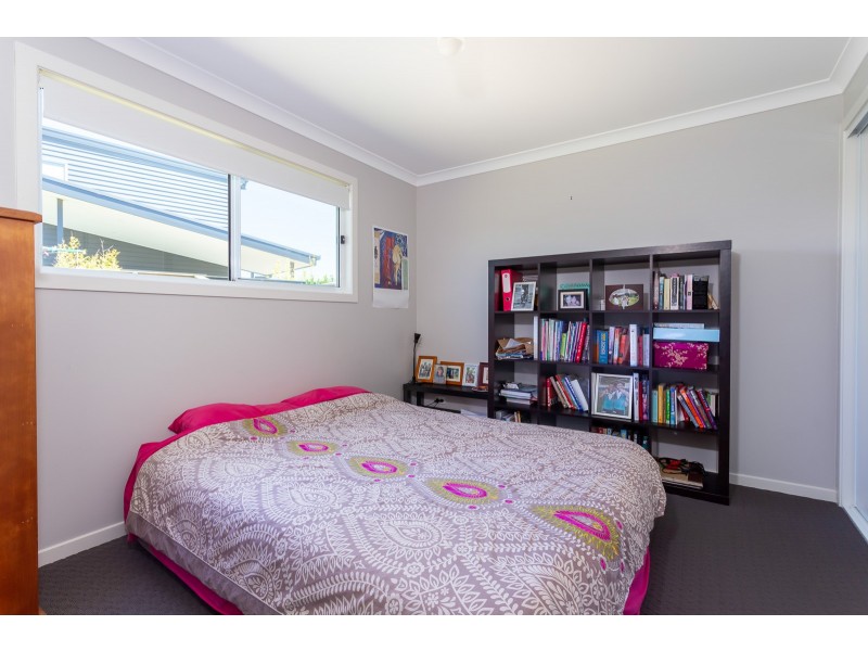 7 John Penn Drive, Tomakin NSW 2537