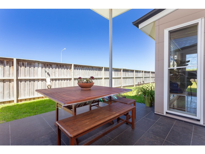 7 John Penn Drive, Tomakin NSW 2537