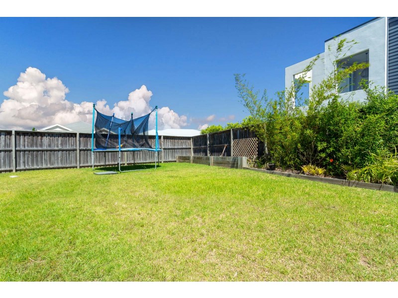 7 John Penn Drive, Tomakin NSW 2537