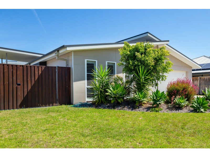 7 John Penn Drive, Tomakin NSW 2537