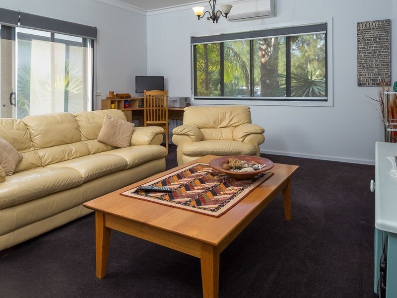 11 Grant Street, Broulee NSW 2537