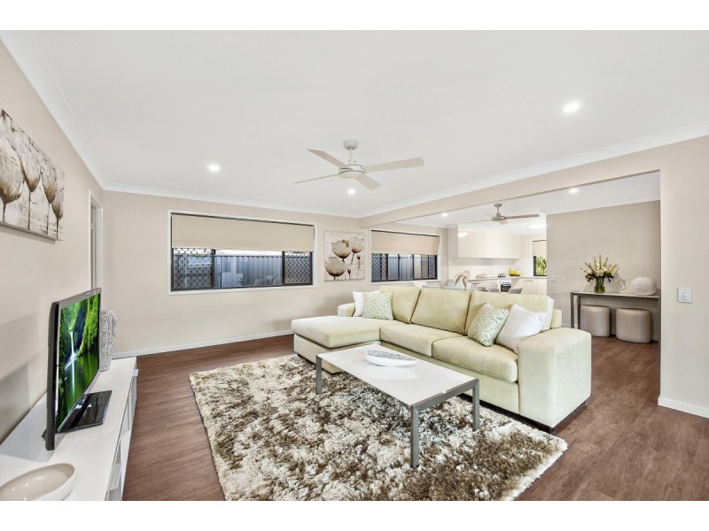 1 Rangeview Court, Burleigh Waters QLD 4220