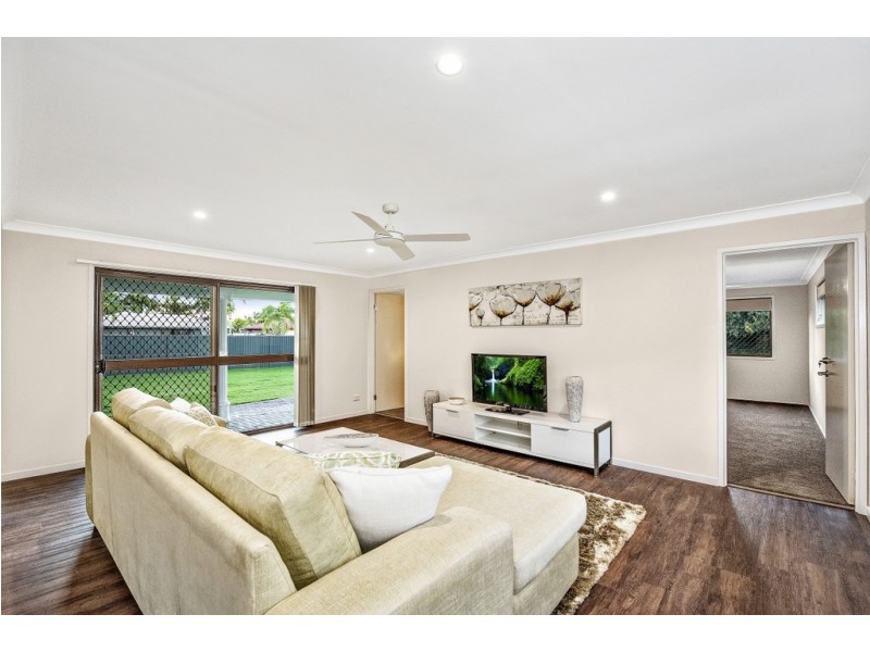 1 Rangeview Court, Burleigh Waters QLD 4220