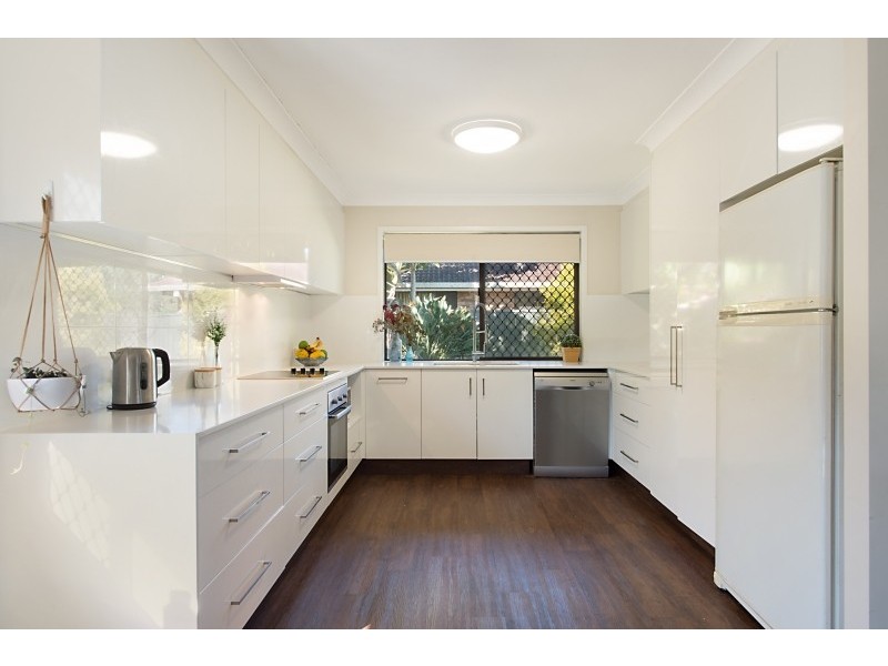1 Rangeview Court, Burleigh Waters QLD 4220