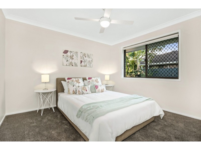 1 Rangeview Court, Burleigh Waters QLD 4220
