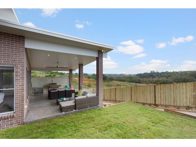18 Feathertop Street, Banora Point NSW 2486