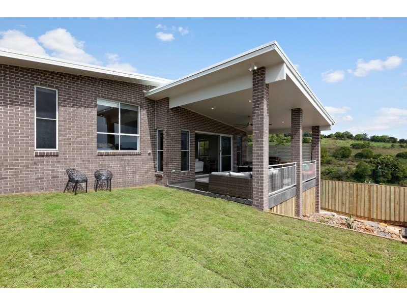 18 Feathertop Street, Banora Point NSW 2486