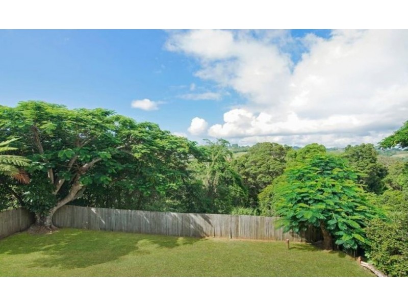 2 Elm Place, Banora Point NSW 2486