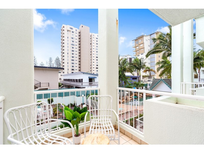 16/243 Boundary Street, Rainbow Bay QLD 4225