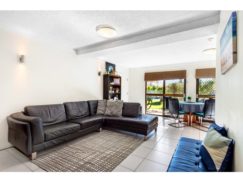 1/5 Lind Avenue, Palm Beach QLD 4221