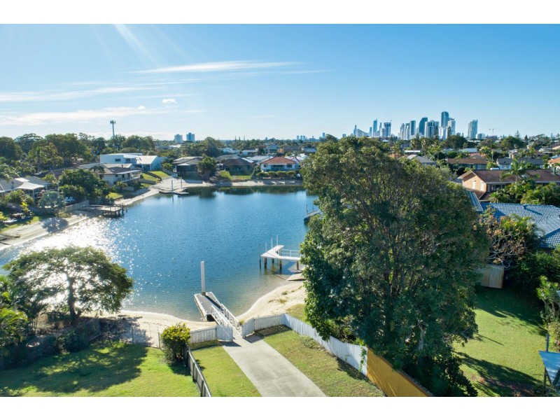 10 Cadence Avenue, Mermaid Waters QLD 4218