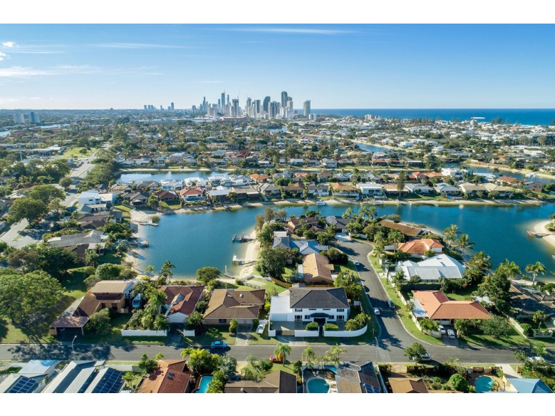 10 Cadence Avenue, Mermaid Waters QLD 4218