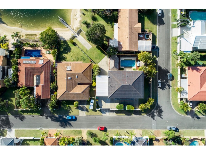 10 Cadence Avenue, Mermaid Waters QLD 4218