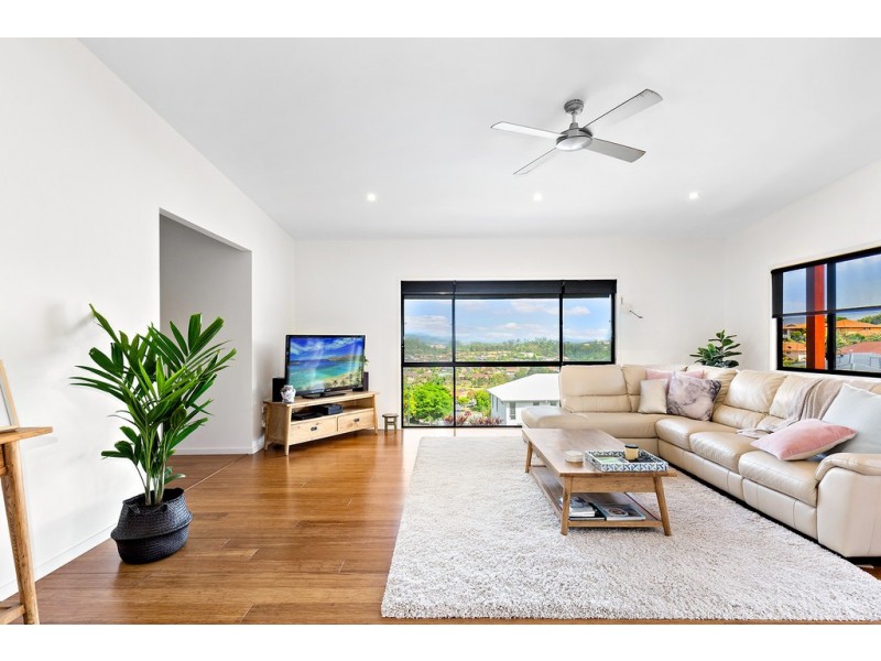 19 Sky Royal Terrace, Burleigh Heads QLD 4220