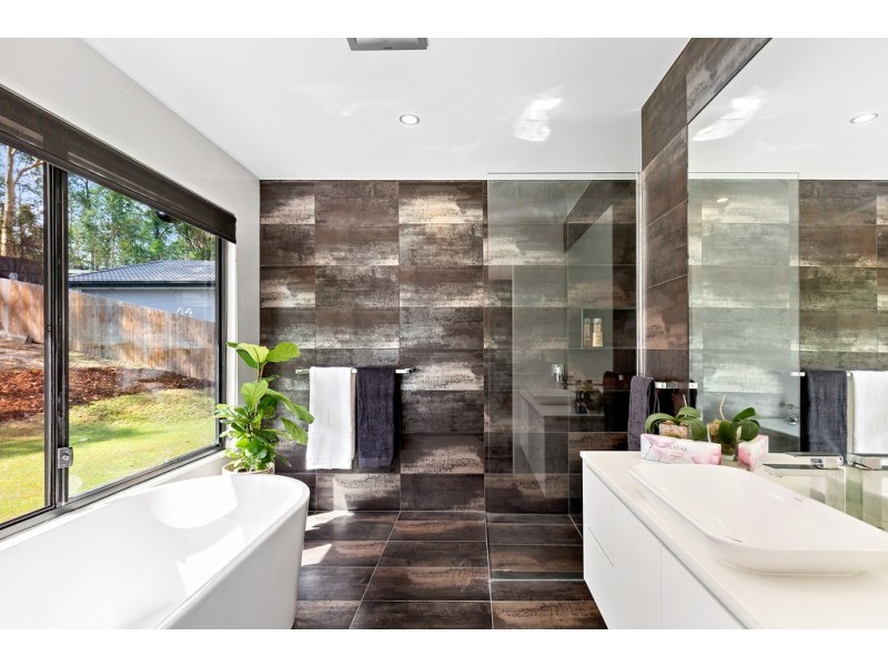 19 Sky Royal Terrace, Burleigh Heads QLD 4220