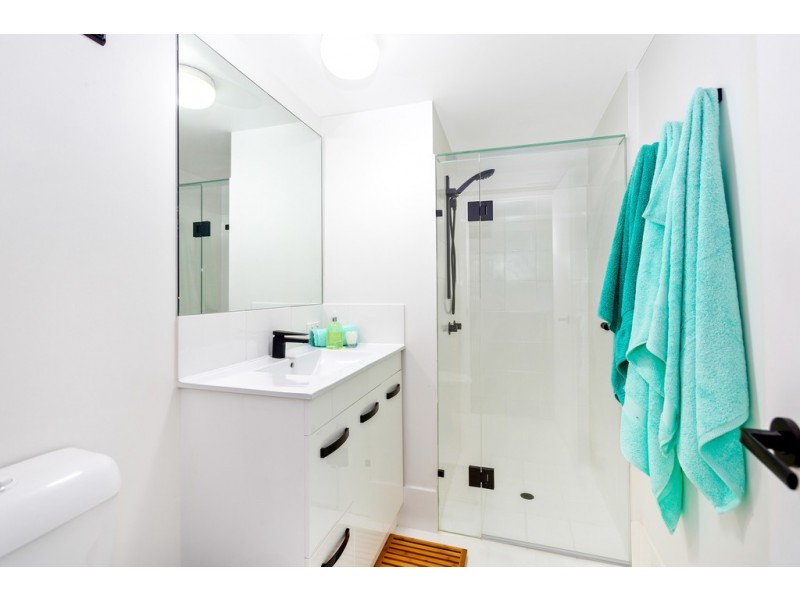 16/243 Boundary Street ‘Bay Apartments’, Coolangatta QLD 4225