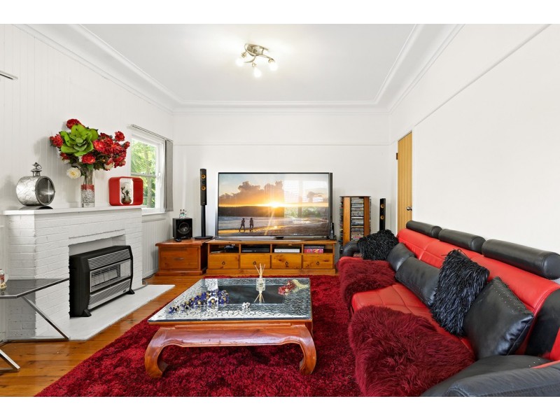 102 Boundary Road, Mortdale NSW 2223