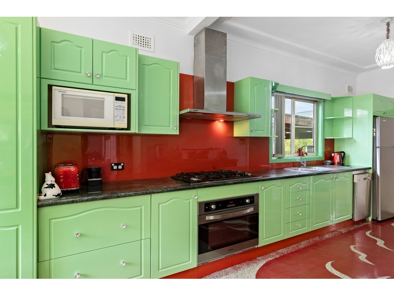 102 Boundary Road, Mortdale NSW 2223