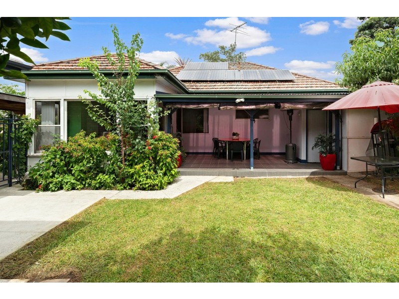 102 Boundary Road, Mortdale NSW 2223