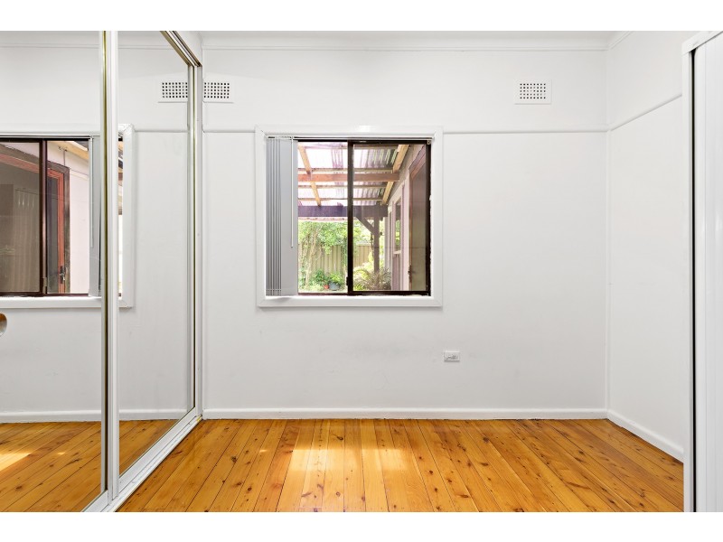 102 Boundary Road, Mortdale NSW 2223