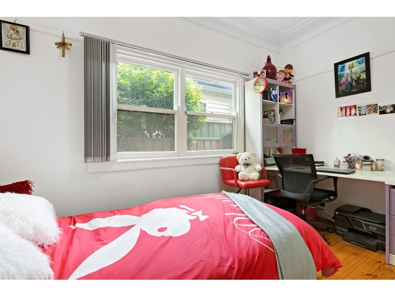 102 Boundary Road, Mortdale NSW 2223